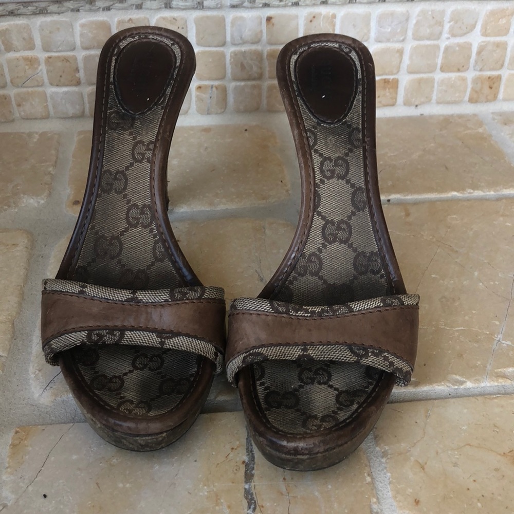 Gucci Heels Brown leather and logo